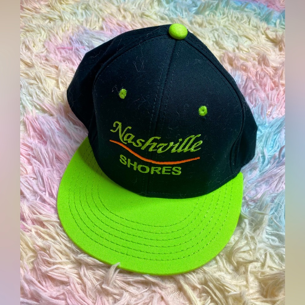 Vintage Nashville shores hat